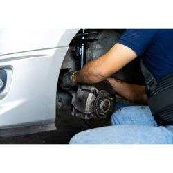 Zašto auto škripi zimi, te najčešći zvukovi koje ne smiješ ignorisati?!