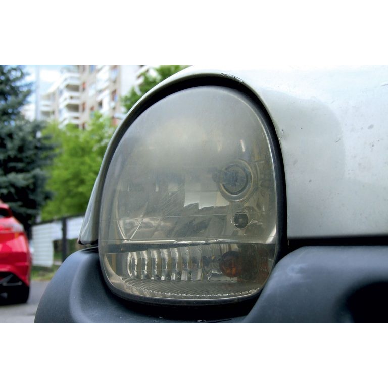 Poliranje svjetala na automobilu: mali zahvat koji mijenja sve!