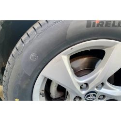 Žute i crvene tačke na gumama: zašto su važne u vožnji